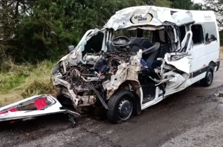 Sete professores morrem em acidente com van na BR-376 no Paraná