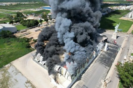 Grande incêndio atinge loja da Havan na Bahia