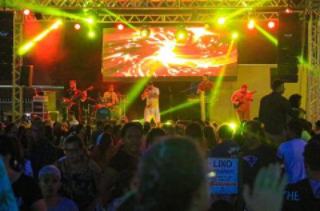 Carnaval Nas Asas do Samba 2023 reúne milhares de pessoas na Estação Cultural Milene