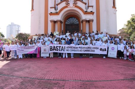 1ª Caminhada do Meio-Dia contra o feminicídio reúne grande público em Arapongas