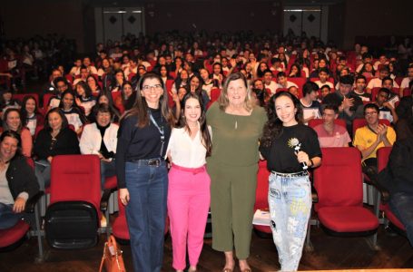 Combate ao Cyberbullying é tema de espetáculo e reúne cerca de 400 pessoas no Cine Teatro Mauá