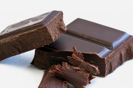 Mulher é presa revendendo chocolates roubados no Paraná