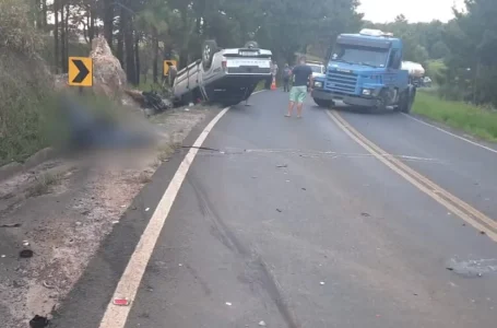 Jovens morrem em acidente entre moto e caminhonete no Paraná