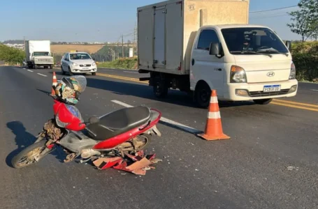 Acidente grave entre moto e caminhão na PR 444 e Arapongas