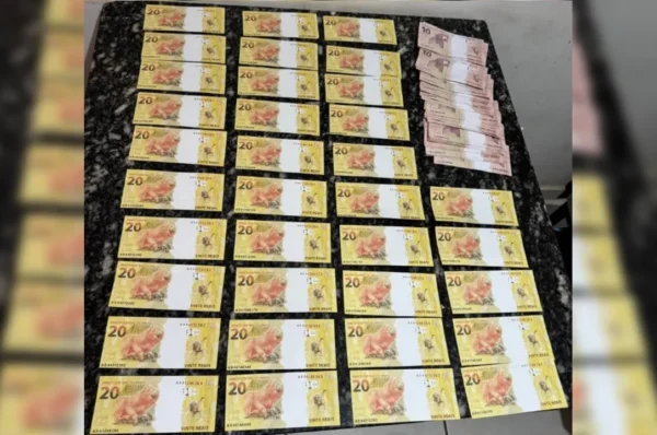 Em Arapongas, jovem é preso com notas falsas compradas pela internet