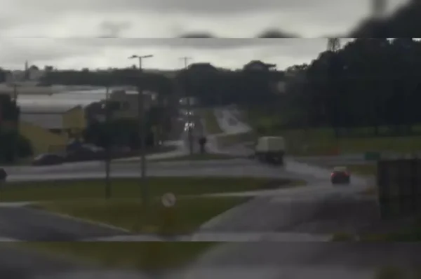 Acidente deixa mãe e filha em estado grave em Arapongas