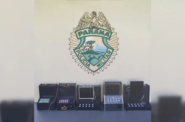 PM apreende cinco máquinas de jogos de azar escondidas em Arapongas