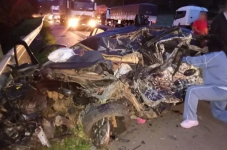 Acidente entre carro e carreta deixa três mortos da mesma família na BR-116